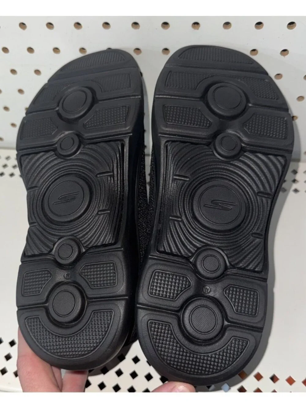 Skechers Go Walk Arch Fit 2.0 Delara Womens Slip On Shoes Size 7.5 WIDE Black